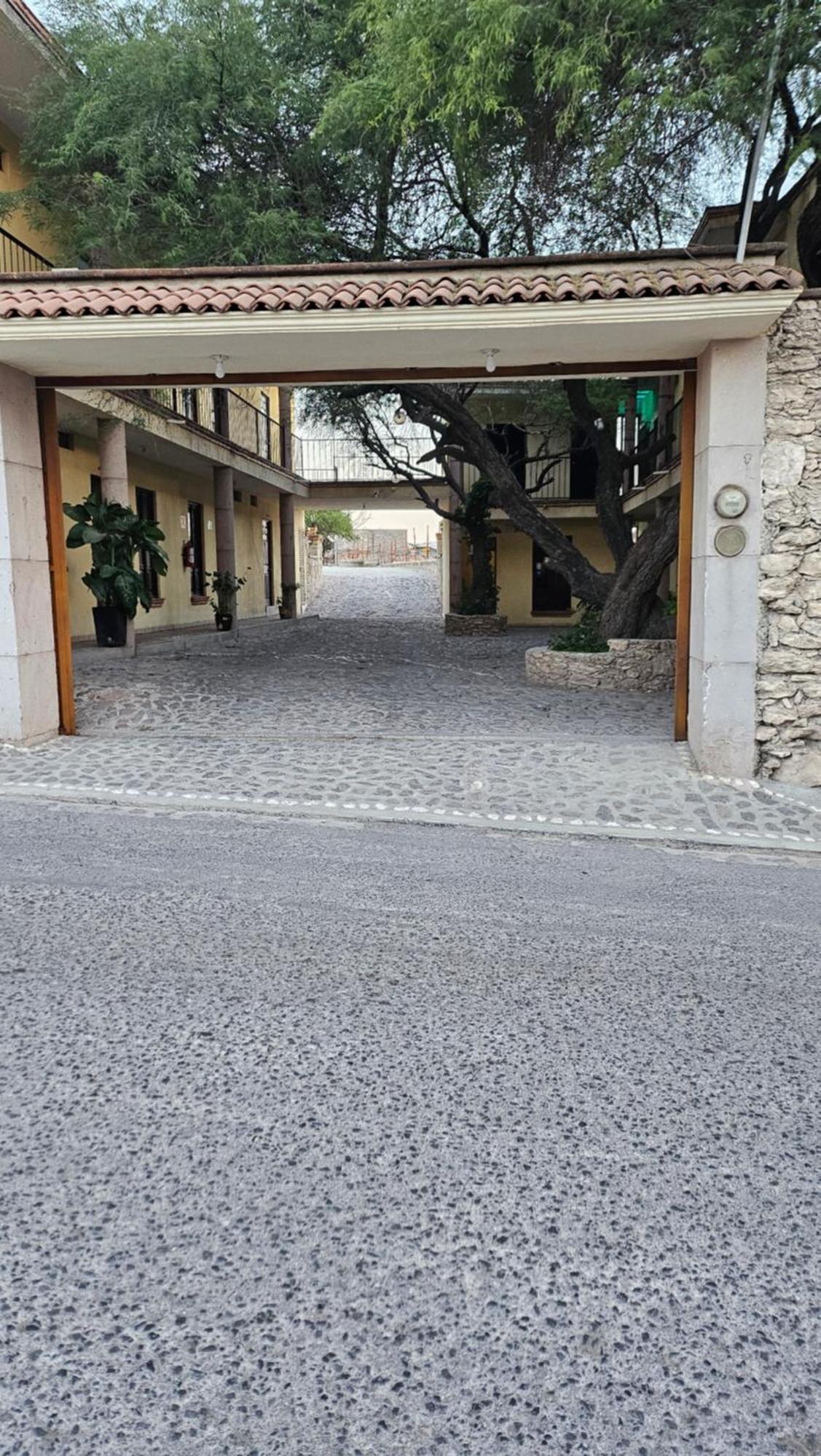 Hotel Villa Aurora Bernal Bagian luar foto